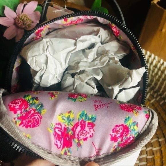 Betsey Johnson Floral Puppy Dog Mini Backpack NWT Cute Small Bag - Picture 3 of 5